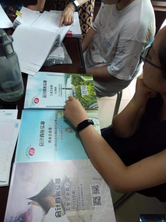 沙市会计培训到长江教育实操培训资深会计手把手教学