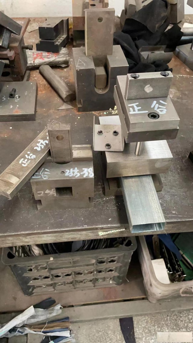 折弯机弯管机弯曲机价格弯曲机握弯机