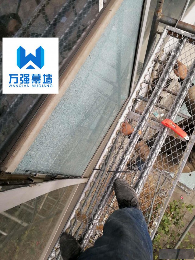 武侯区玻璃更换安装工程施工队