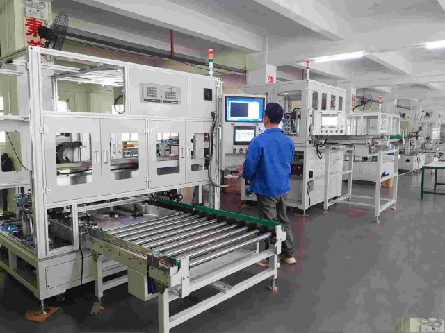 双仁机械动力钢壳电池包膜贴膜机