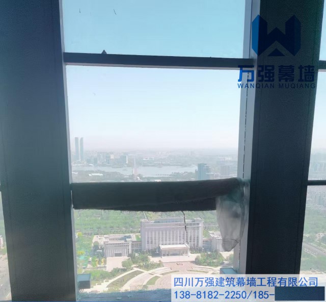 青羊区大厦幕墙玻璃更换安装工程