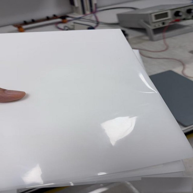 金枝长祥jzcx-018双面粘性白色阻燃塑料布