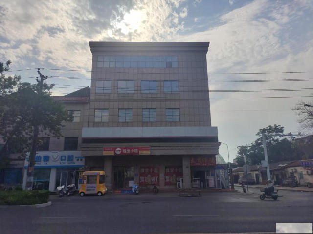 新华区交通大街六中路口开发区开泰路五金城多套办公楼店铺出租
