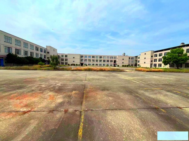 从化区太平82亩工业用地2.6万平方厂房楼房整体出租