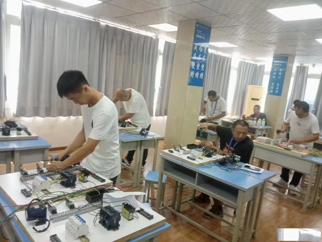 一个成熟的电工需要具备哪些技能