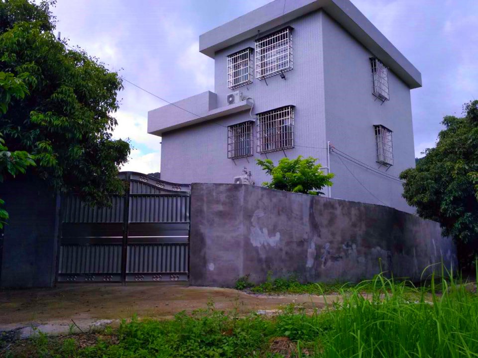 从化区温泉镇1.1亩土地300平方别墅庄园整体转让