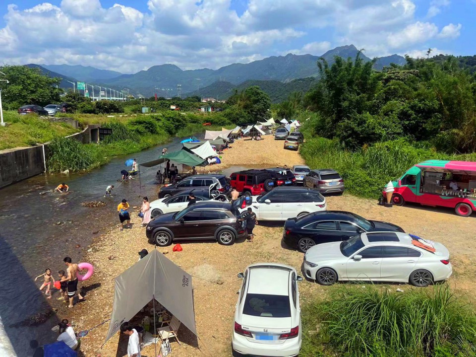 从化区温泉旅游区附近河边50亩庄园果园农庄整体出租