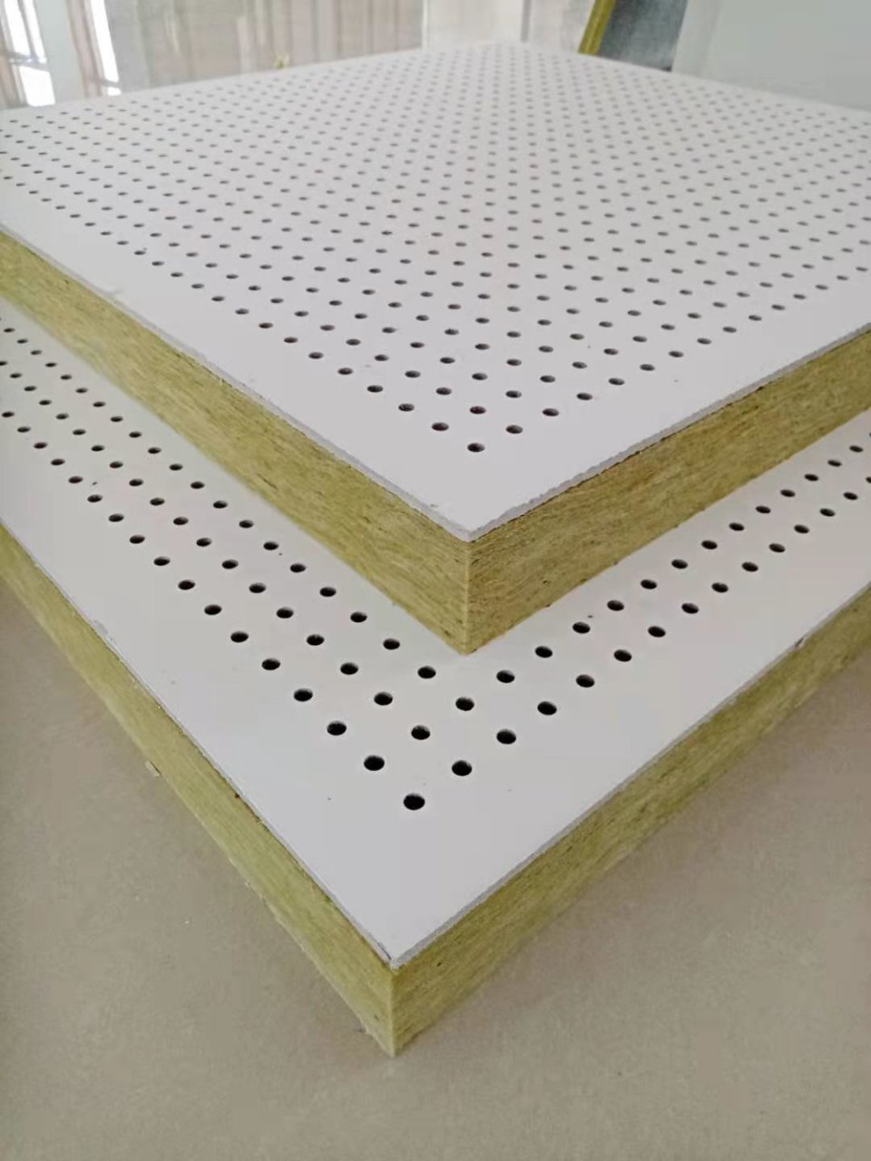 穿孔复合吸音板隔音板墙面保温隔热岩棉隔音板吊顶机房穿孔吸音板