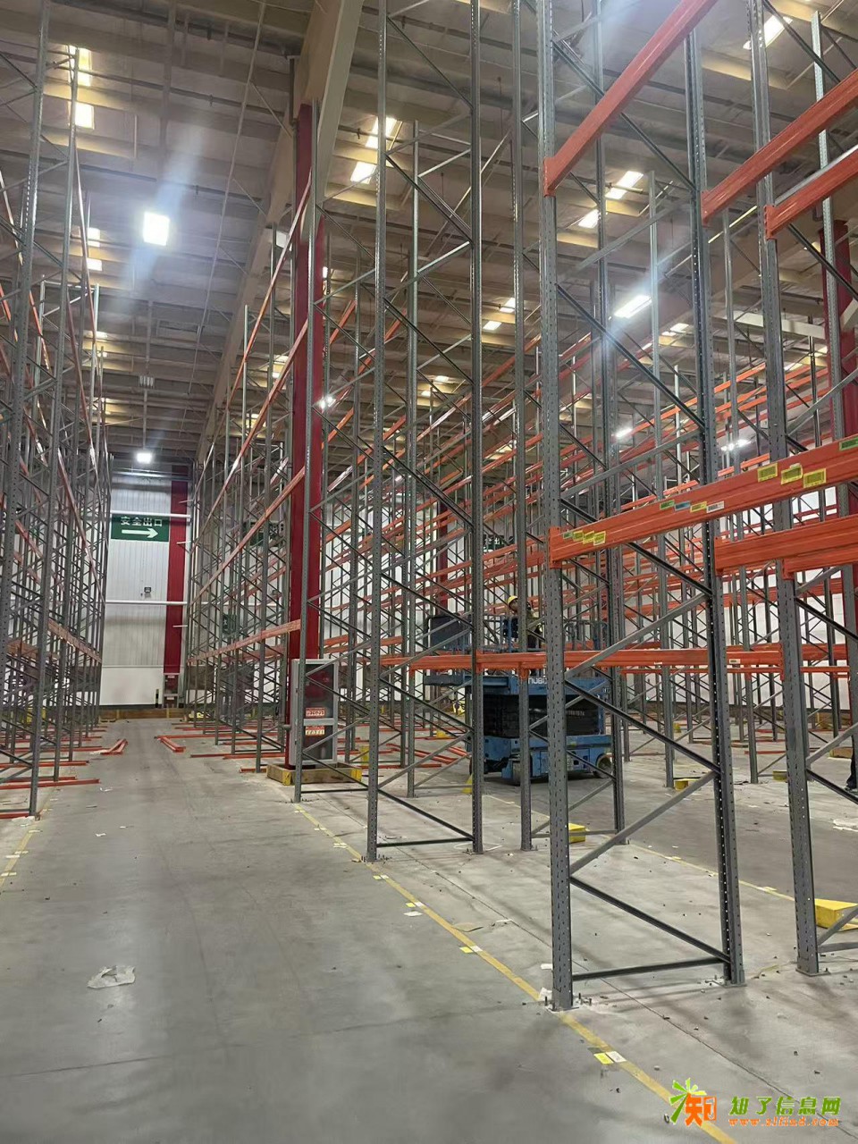 北京二手物流货架回收拆除 旧中型 重型 横梁式 阁楼式平台货架回收拆除