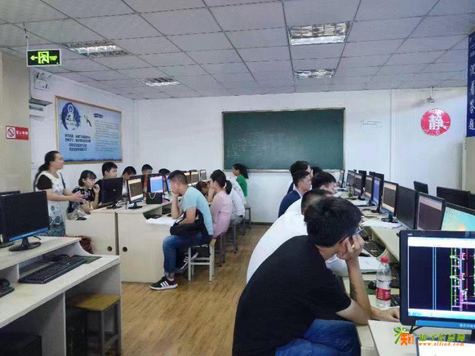 信息标建筑资料员系统培训：解析行业要求与高效学习路径题