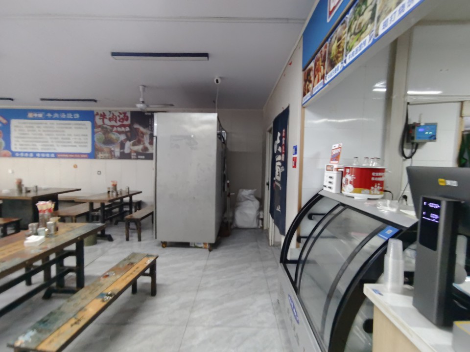 特佳铺编号25100新盐百沧兴一品北门对面90平店铺转让